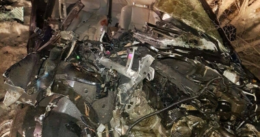 GALERIE FOTO / Mercedes spulberat de un TIR, la Constanța. Șoferul nu a avut nicio șansă - 4