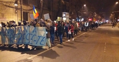 GALERIE FOTO-VIDEO / UPDATE. 5500 de "PUTORI" mărșăluiesc pe străzi. "Altă întrebare? Altă guvernare!" - 22