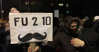 Galerie foto. A PATRA NOAPTE DE PROTESTE LA CONSTANȚA. Oamenii scandează: "DRAG NE-Ai fi în pușcărie" - 30