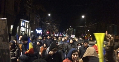 A ȘASEA ZI DE PROTESTE LA CONSTANȚA / Mii de oameni cer plecarea Guvernului Grindeanu / Galerie foto-video - 7