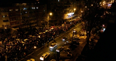 Galerie foto. A PATRA NOAPTE DE PROTESTE LA CONSTANȚA. Oamenii scandează: "DRAG NE-Ai fi în pușcărie" - 23