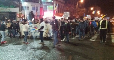 A ȘASEA ZI DE PROTESTE LA CONSTANȚA / Mii de oameni cer plecarea Guvernului Grindeanu / Galerie foto-video - 15