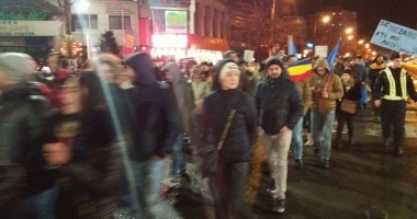 A ȘASEA ZI DE PROTESTE LA CONSTANȚA / Mii de oameni cer plecarea Guvernului Grindeanu / Galerie foto-video - 16
