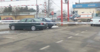 Galerie foto. "BOMBĂ ÎNTR-UN AUTOMOBIL DIN PARCAREA KAUFLAND!". Supermarketul, evacuat de urgență. UPDATE - 9