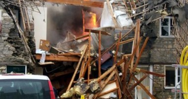 Stire din Actualitate : Cinci persoane, între care trei copii, au murit în urma unei explozii