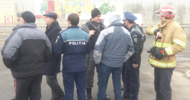 Galerie foto. "BOMBĂ ÎNTR-UN AUTOMOBIL DIN PARCAREA KAUFLAND!". Supermarketul, evacuat de urgență. UPDATE - 7
