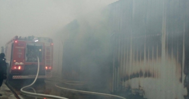 Galerie foto - video. Incendiu puternic, la Constanța. Pompierii sunt în acțiune - 5