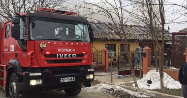 Incendiu puternic lângă o grădiniță din Constanța. Arde un atelier plin de vopseluri și diluanți - 4