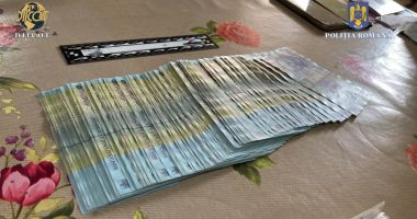 Stire din Eveniment : Percheziţii la o reţea extinsă de suspecţi de proxenetism şi contrabandă cu tutun; prejudiciu de 40 milioane lei!