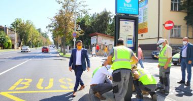 CT BUS CT BUS montează panouri luminoase în stațiile de autobuz - 2