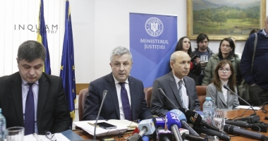 Stire din Politică-Administrație : Au început dezbaterile publice privind grațierea