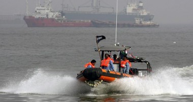 Stire din Economie : O navă cu trei marinari români, eliberată pentru 3,8 milioane dolari