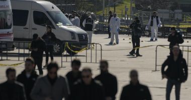 Stire din Actualitate : ATAC TERORIST LA ISTANBUL! Doi agresori ucişi, şase persoane rănite