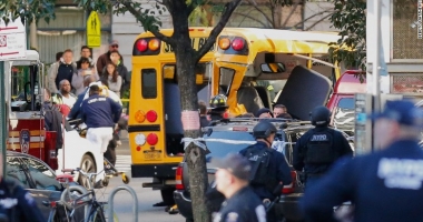 GALERIE FOTO / ATAC SÂNGEROS la New York. Un bărbat a intrat cu camionul în trecători: 8 morți și numeroși răniți - 11