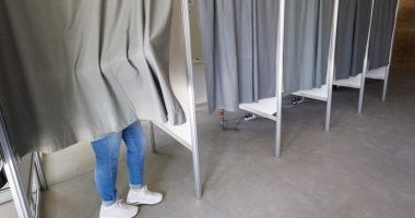 Stire din Actualitate : Nereguli şi incidente în diaspora, în timpul alegerilor prezidențiale, turul II