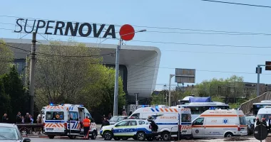 UPDATE Accident în lanț cu patru mașini în zona Brătianu. Intervenție de urgență a echipajelor medicale - 4