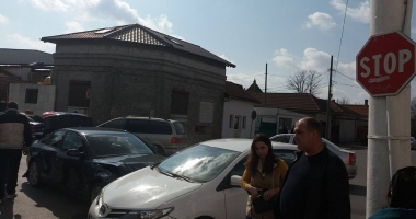 GALERIE FOTO. Accident rutier la Constanța. Trei mașini, "șifonate" în intersecție - 9