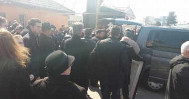 IMAGINI DE JALE / Patronul de la Filicori, înmormântat. Sute de oameni îl conduc pe ultimul drum - 12