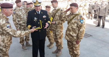 FOTO-VIDEO. Militarii "Rechinii Albi", primiți cu brațele deschise de constănțeni - 6