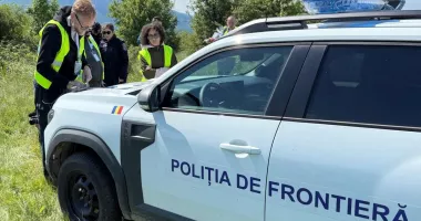 Stire din Actualitate : Urmărit internațional pentru trei crime, prins la granița României în timp ce încerca să intre în țară