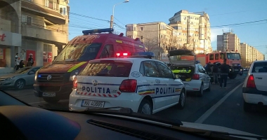 GALERIE FOTO. ACCIDENT RUTIER LA CONSTANȚA. INTERVINE SMURD-UL. TRAFICUL ESTE INFERNAL! / UPDATE - 2