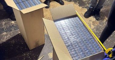 Stire din Eveniment : Ţigări în valoare de 6,7 milioane de lei, descoperite în apropiere de Vama Nădlac