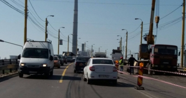 "AȘA NU SE POATE! ESTE O BABILONIE!" Trafic de coșmar în zona podului de la Butelii - 7