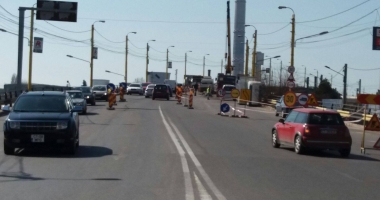 "AȘA NU SE POATE! ESTE O BABILONIE!" Trafic de coșmar în zona podului de la Butelii - 8