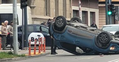 Accident rutier pe bulevardul Ferdinand! O mașină s-a răsturnat - 3