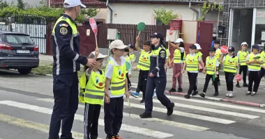 Stire din Eveniment : Lecții de circulație pentru elevii din Constanța. Polițiștii au intrat în școli cu demonstrații interactive