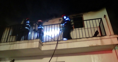 FOTO. INCENDIU PUTERNIC LA O CASĂ DIN LUMINA - 5