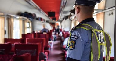 Stire din Eveniment : Razii ale polițiștilor de la Transporturi. Zeci de amenzi pentru cei care nu purtau măști în tren