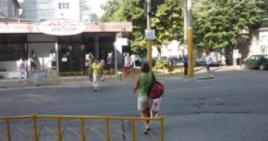 Pietonii, obligați să traverseze numai prin pasajul-catacombă "Tomis"! - 3
