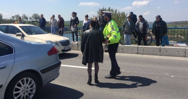GALERIE FOTO-VIDEO / ACCIDENT RUTIER PE PODUL DE LA MEDGIDIA. SUNT TREI VICTIME! - 3