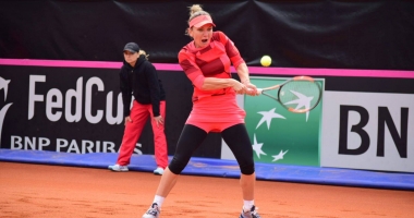 Stire din Sport : UPDATE / FOTO. Fed Cup. Simona Halep, victorie în două seturi