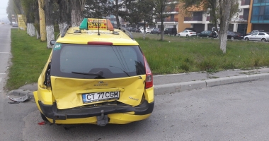 FOTO. ACCIDENT ÎNTRE DOUĂ AUTOTURISME, ÎN MAMAIA