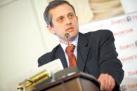 Stire din Economie : Transportul și turismul sunt soluțiile de ieșire din criză ale țării