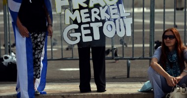 Stire din Actualitate : Angela Merkel, primită cu violențe la Atena