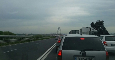 Galerie foto. HAOS ȘI NERVI DIN PLIN! Cozi infernale după închiderea Podului de la Agigea - 3
