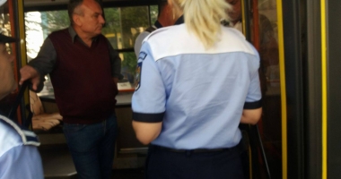 GALERIE FOTO-VIDEO / "MICROBUZELE GROAZEI" FAC DIN NOU VICTIME PRINTRE CONSTĂNȚENI! FEMEIE LOVITĂ LA CAP, DIN CAUZA UNEI FRÂNE BRUȘTE - 2