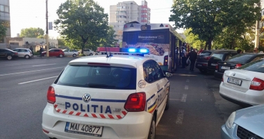 GALERIE FOTO-VIDEO / "MICROBUZELE GROAZEI" FAC DIN NOU VICTIME PRINTRE CONSTĂNȚENI! FEMEIE LOVITĂ LA CAP, DIN CAUZA UNEI FRÂNE BRUȘTE - 4