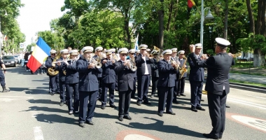 GALERIE FOTO / CONSTANȚA SĂRBĂTOREȘTE PRIN SPORT. MII DE OAMENI, PREZENȚI LA EVENIMENT - 3