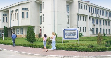 Stire din Cultură-Educație : 32 de burse pentru studenți oferite de RAJA