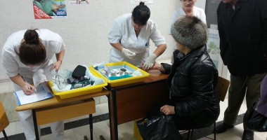 Testări GRATUITE ale glicemiei și tensiunii arteriale, în Policlinica 1 - Galerie FOTO - 6