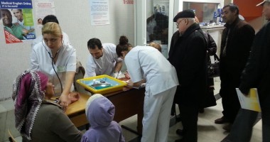 Testări GRATUITE ale glicemiei și tensiunii arteriale, în Policlinica 1 - Galerie FOTO - 4