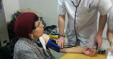 Testări GRATUITE ale glicemiei și tensiunii arteriale, în Policlinica 1 - Galerie FOTO - 7