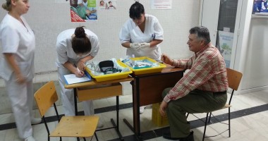 Stire din Sănătate : Testări GRATUITE ale glicemiei și tensiunii arteriale, în Policlinica 1 - Galerie FOTO