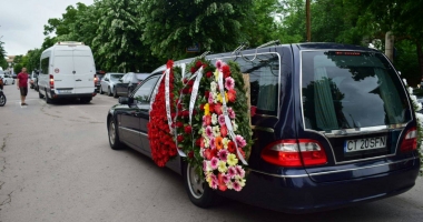 LACRIMI ȘI DURERE INFINITĂ / Fostul primar al orașului Eforie, ION OVIDIU BRĂILOIU, CONDUS PE ULTIMUL DRUM - Galerie foto - 3