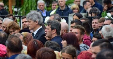 LACRIMI ȘI DURERE INFINITĂ / Fostul primar al orașului Eforie, ION OVIDIU BRĂILOIU, CONDUS PE ULTIMUL DRUM - Galerie foto - 8
