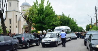 LACRIMI ȘI DURERE INFINITĂ / Fostul primar al orașului Eforie, ION OVIDIU BRĂILOIU, CONDUS PE ULTIMUL DRUM - Galerie foto - 4